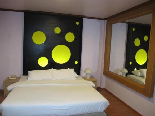 Suriwongse Hotel