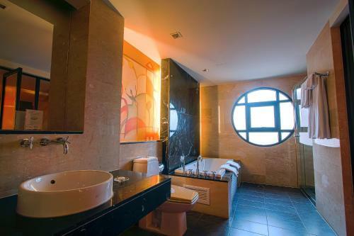 Long Beach Garden Hotel & Spa