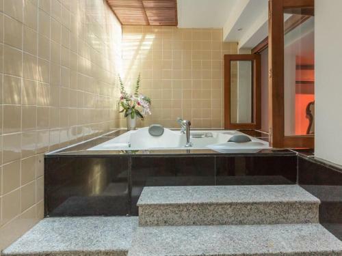 Long Beach Garden Hotel & Spa