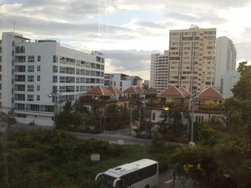 Park Royal 3 Apartment
