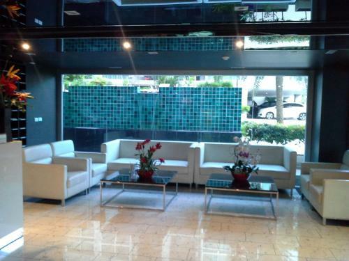 Park Royal 3 Apartment