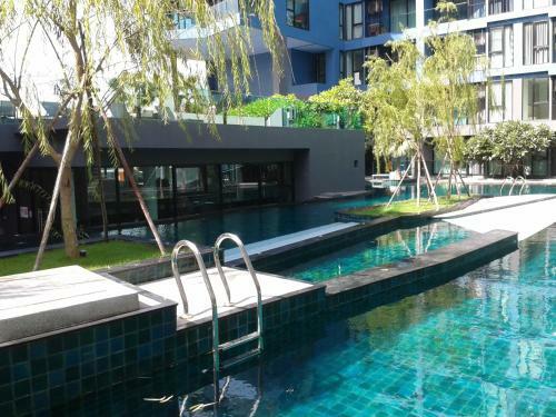 Aqua Apartments
