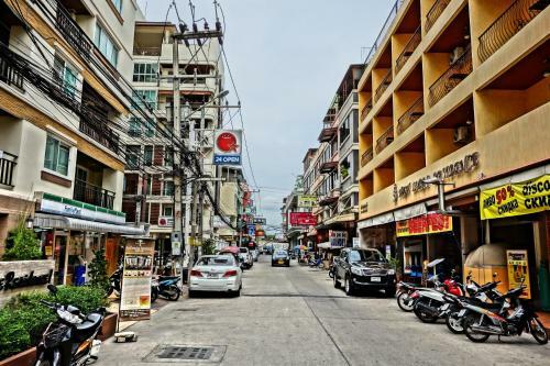 Lek Jomtien Hotel