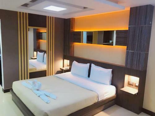 Mr. Mac's Hotel