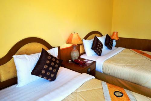 Mr. Mac's Hotel