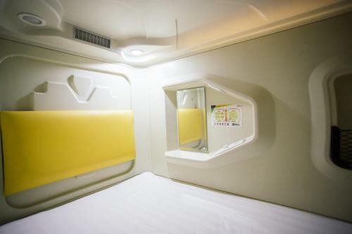 Simple Capsule Hotel Xi'an Bell Tower Shuyuanmen