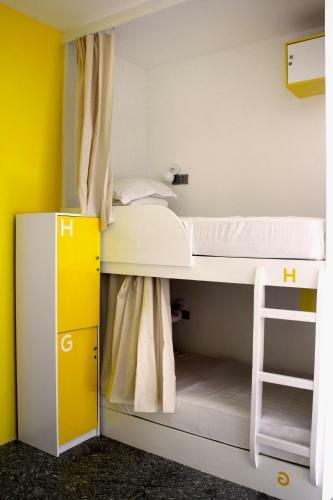 Bed & Breakfast Dragon's Den Hostel In Yangshuo