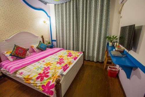 Posada Zhangjiajie April Hostel