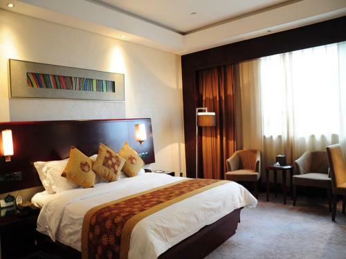 Yizui Crown Hotel