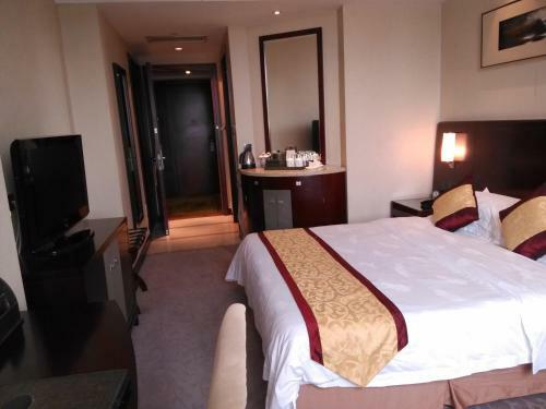 Yizui Crown Hotel