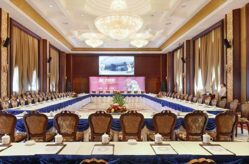 Yizui Crown Hotel
