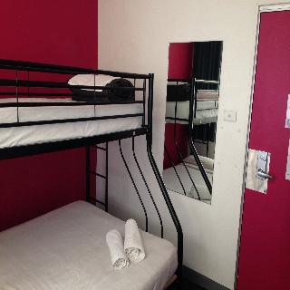 Hostal Base Sydney
