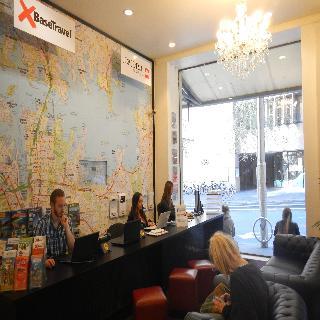 Hostal Base Sydney