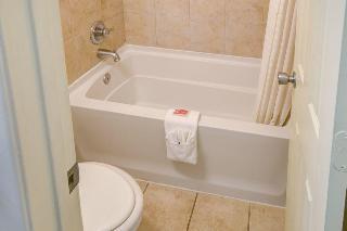 Hotel Econo Lodge East