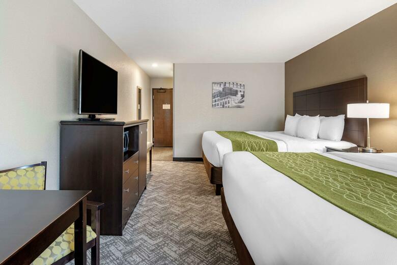 Hotel Comfort Inn & Suites