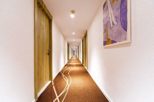 Hotel Hanting Express Zhenjiang Dashikou