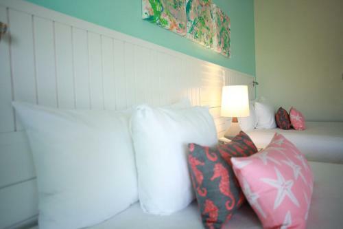 Pelican Bay Hotel