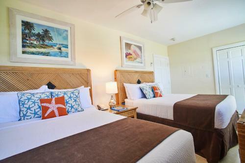Hotel Sandyport Beach Resort