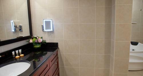 Apartamentos Suites At Divi Little Bay Beach Resort
