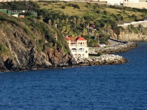 Apartamentos Suites At Divi Little Bay Beach Resort