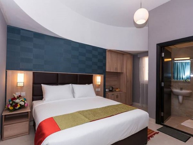 Flora Square Hotel