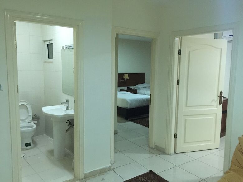 Zaina Plaza Hotel