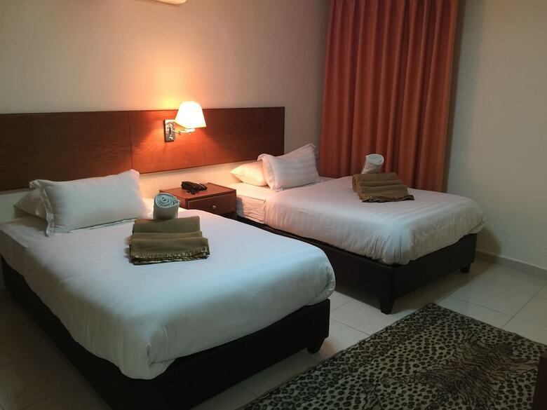 Zaina Plaza Hotel