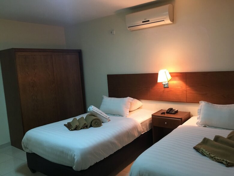 Zaina Plaza Hotel