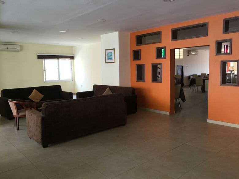 Zaina Plaza Hotel