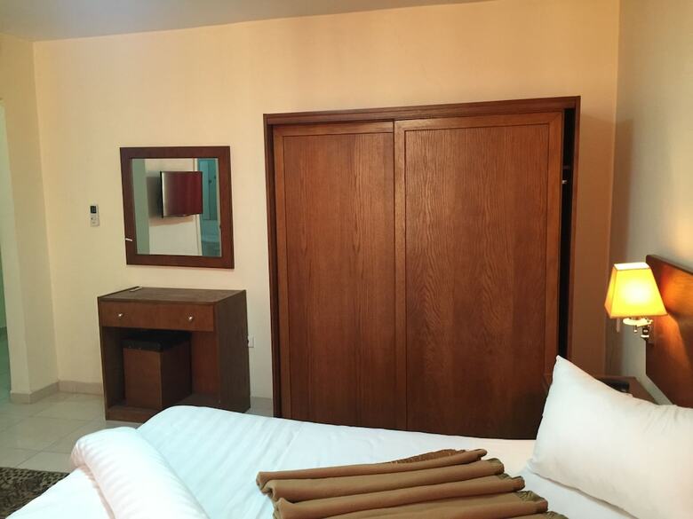 Zaina Plaza Hotel