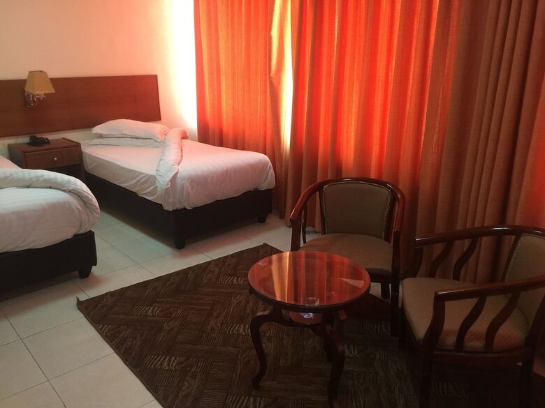 Zaina Plaza Hotel