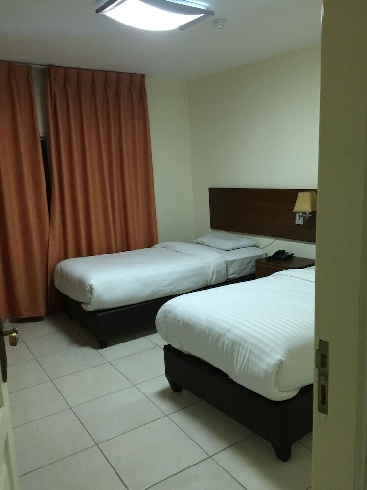 Zaina Plaza Hotel