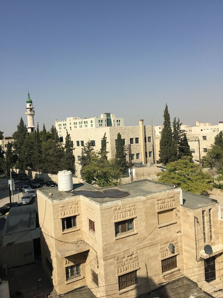 Zaina Plaza Hotel