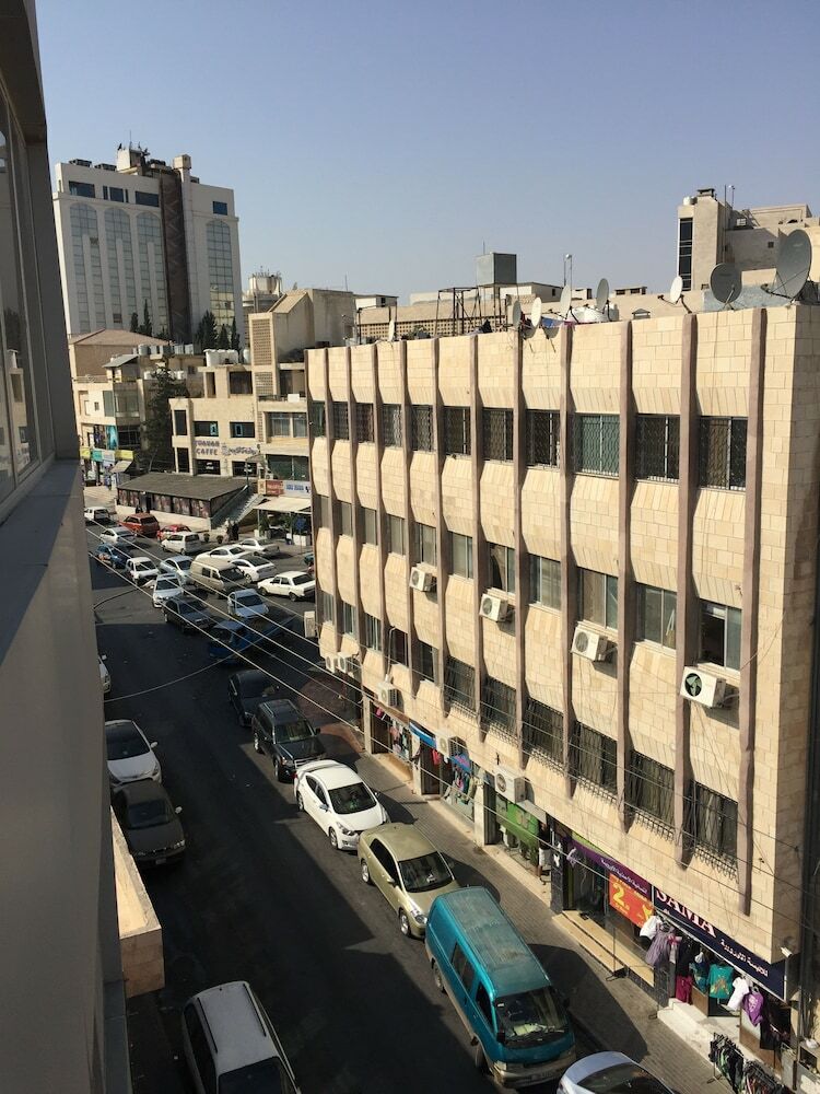 Zaina Plaza Hotel