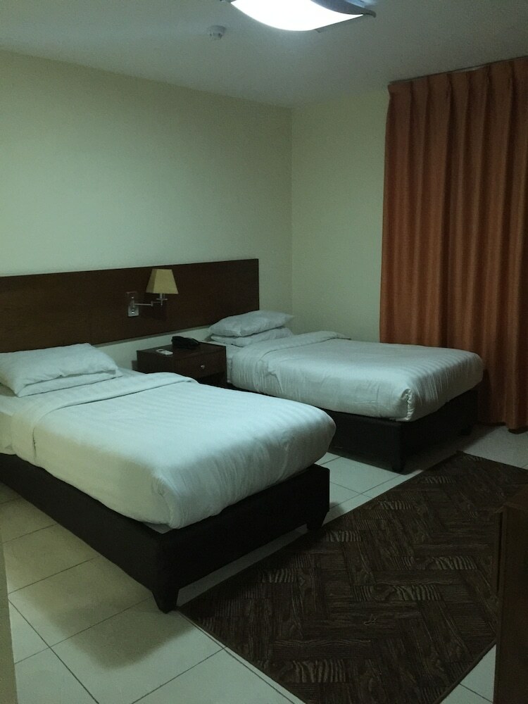 Zaina Plaza Hotel