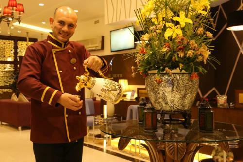 Meneur Hotel