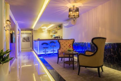 Lavona Hotel Apartments