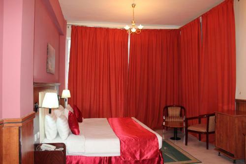 Grand Nova Hotel