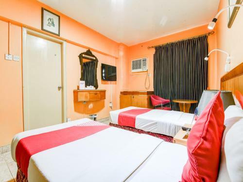 Dream Land Hotel
