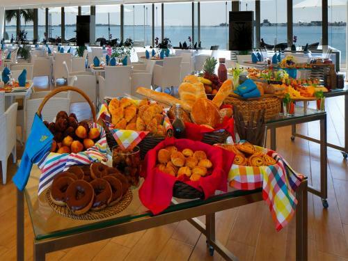 Hotel Dana Beach Resort