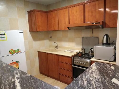 Apartamento Crown Glory Hotel Suites