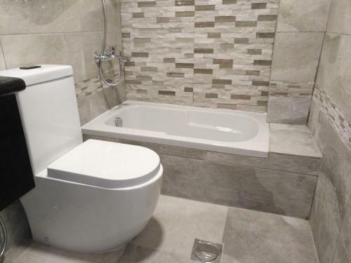 Apartamento Crown Glory Hotel Suites