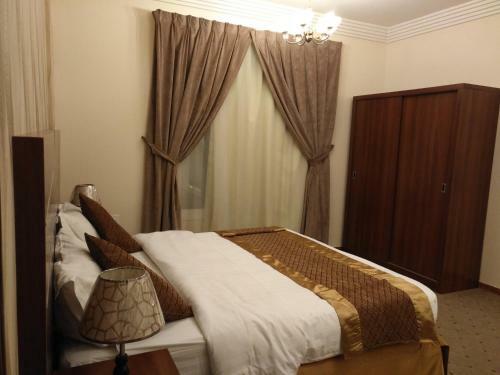 Apartamento Crown Glory Hotel Suites
