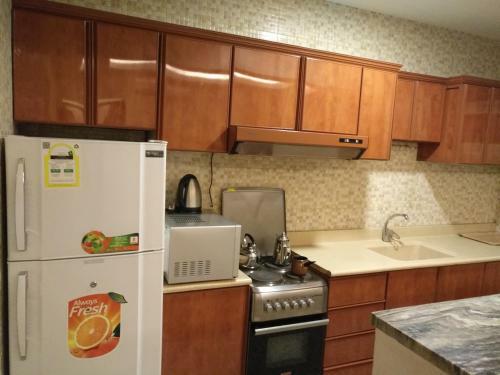 Apartamento Crown Glory Hotel Suites