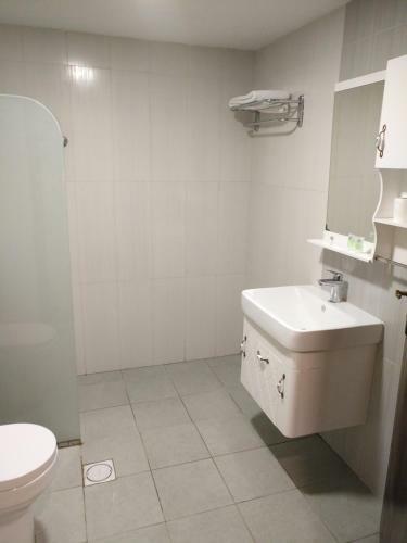 Apartamento Crown Glory Hotel Suites