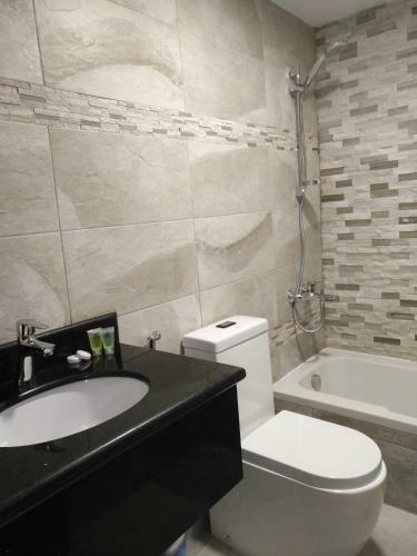 Apartamento Crown Glory Hotel Suites
