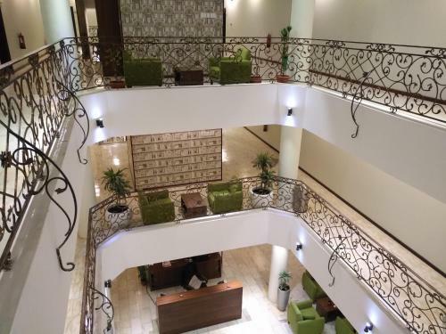 Apartamento Crown Glory Hotel Suites