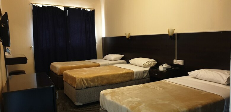 Royal Creek Hotel