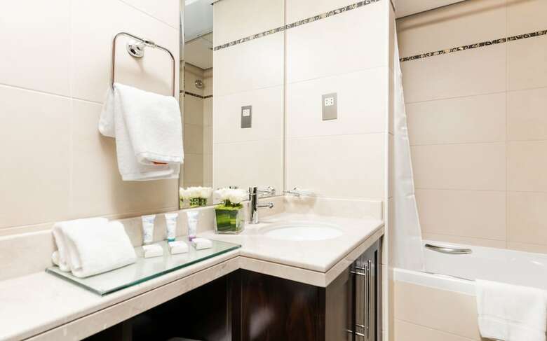 Staybridge Suites Dubai Internet City, An Ihg Hotel