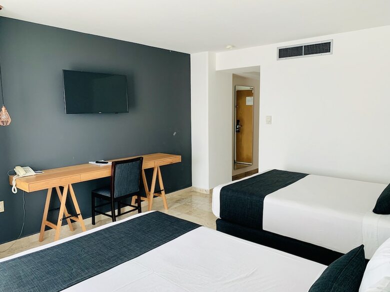 Rivoli Select Hotel
